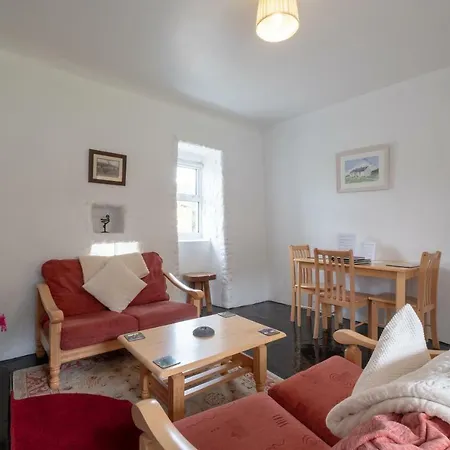 Yellow Cottage, Doolin Holiday home *