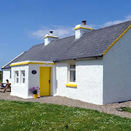 Dom wakacyjny Yellow Cottage, Doolin Knockfin Cross Roads
