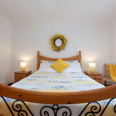 Holiday home Yellow Cottage, Doolin Knockfin Cross Roads